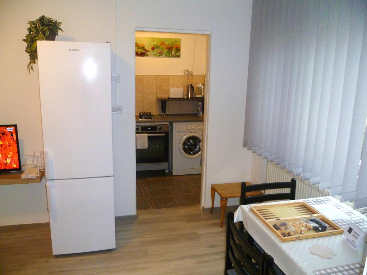 Romanilor - Studio First Floor Дева Екстер'єр фото